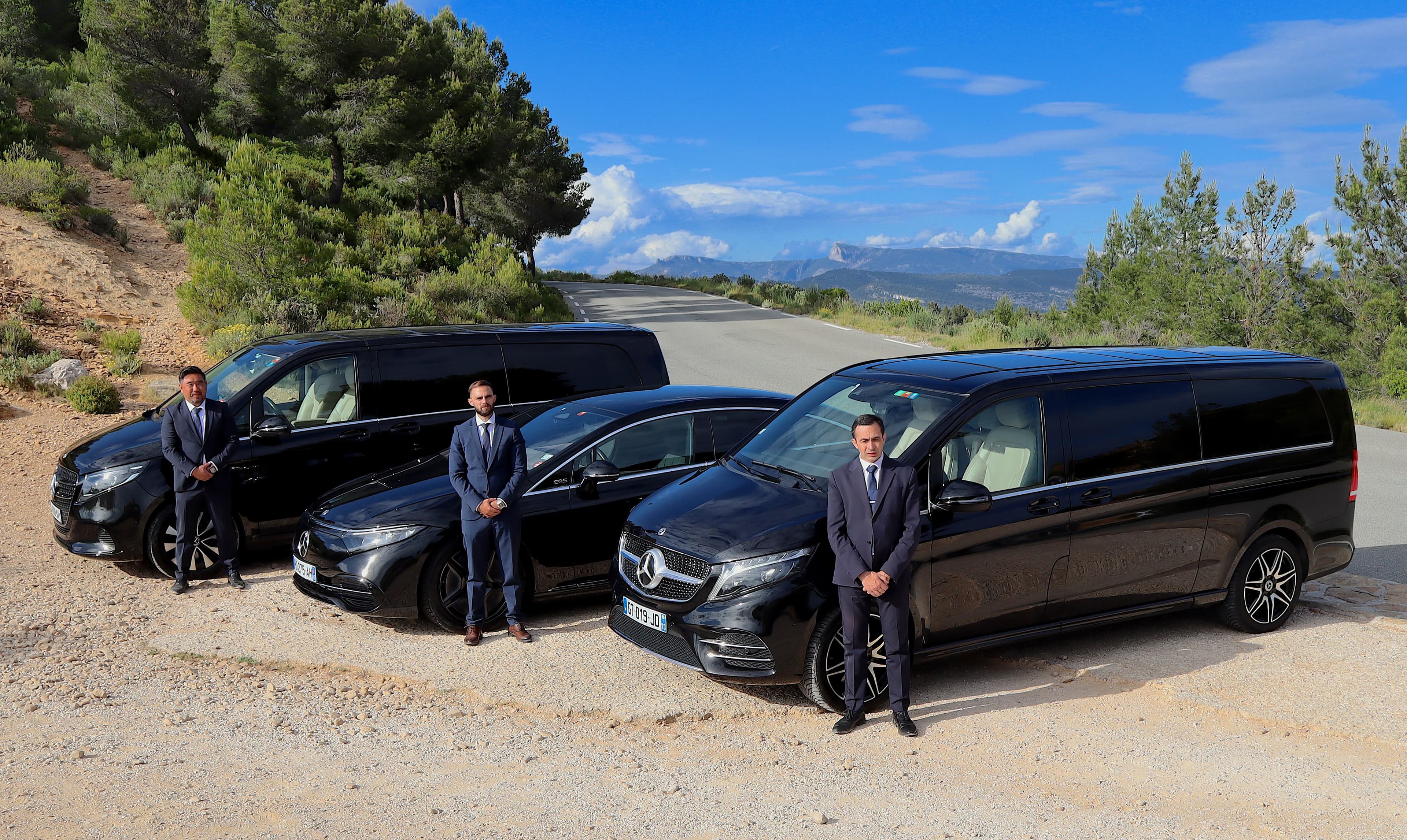 Premium private transfer with chauffeur to hotels, airports and train stations – AXL Limousine
